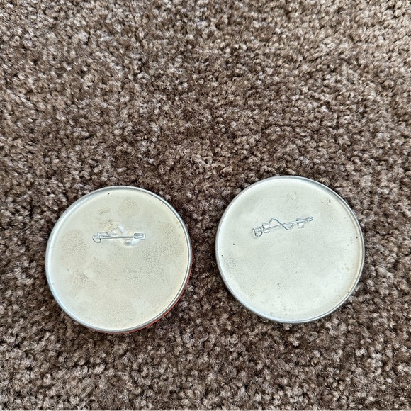 Disney pins - Picture 2 of 2